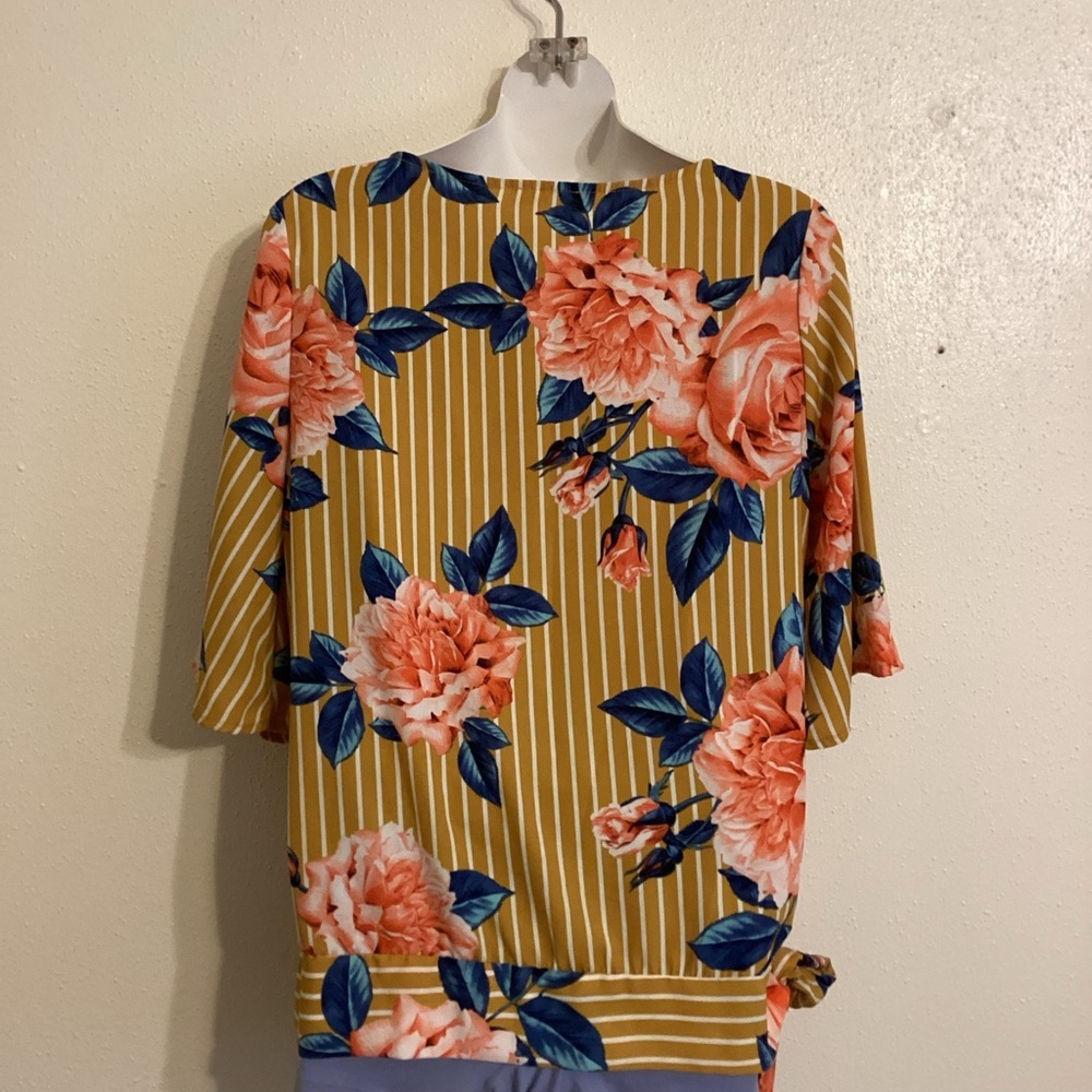 ODDY Women’s Floral Pattern Blouse Size Small - Picture 3 of 9
